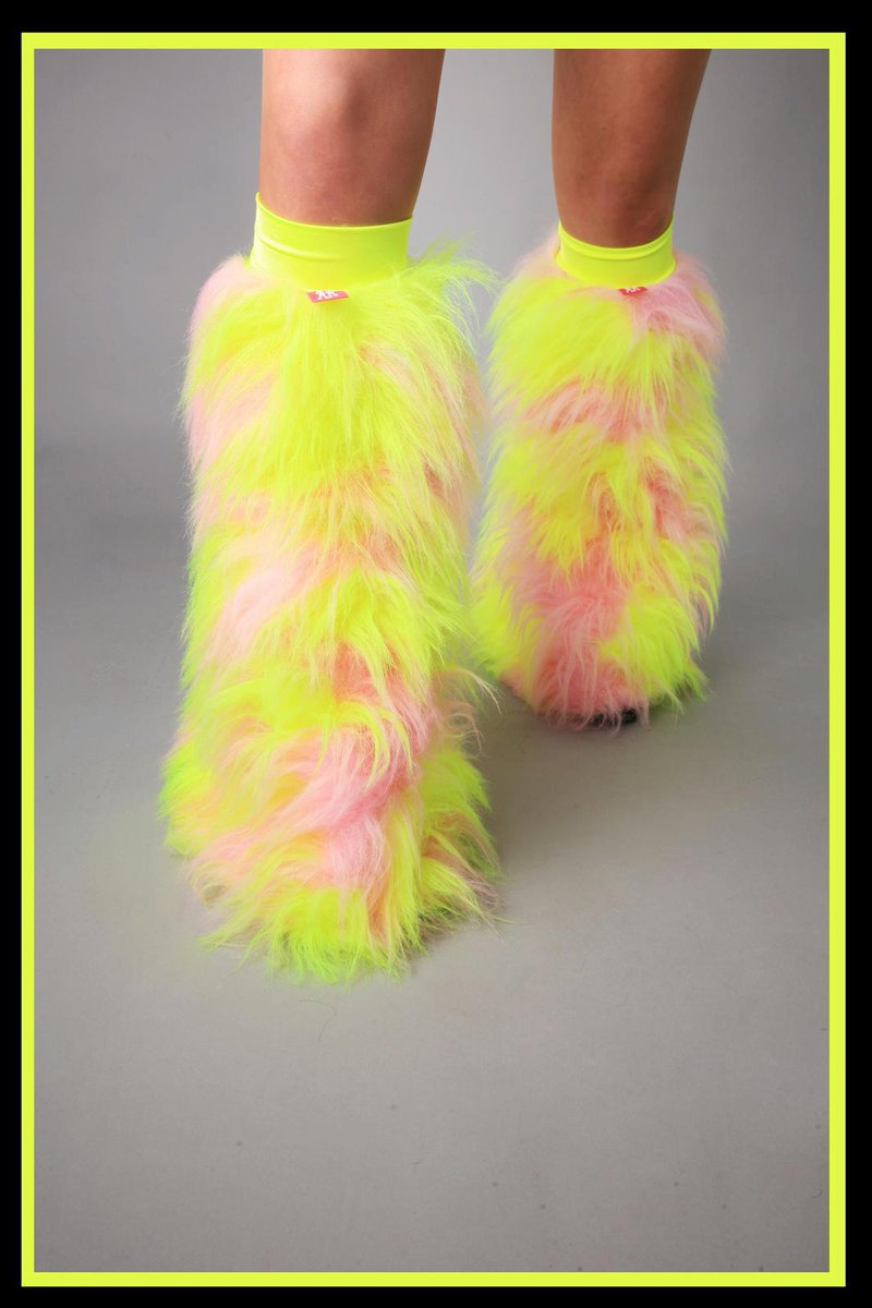 TangledThreadUK's tweet image. Check out our #TangledThreadsUK website to get yourself a pair of our #fluffylegwarmers for only £10 a pair!

#edm #edc #festival
