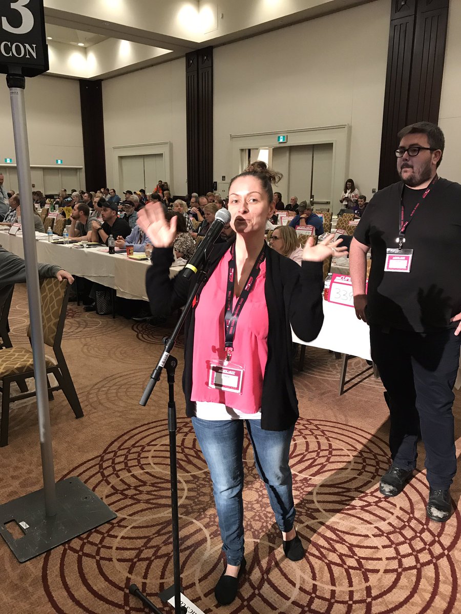 CUPE9112's tweet photo. .@teresacupe960 pledges support for @cupe1600 on behalf of @CUPE960 at #CUPEON2017 - #LibraryWarriors support #ourTorontoZoo https://t.co/hVpnv9l5ld