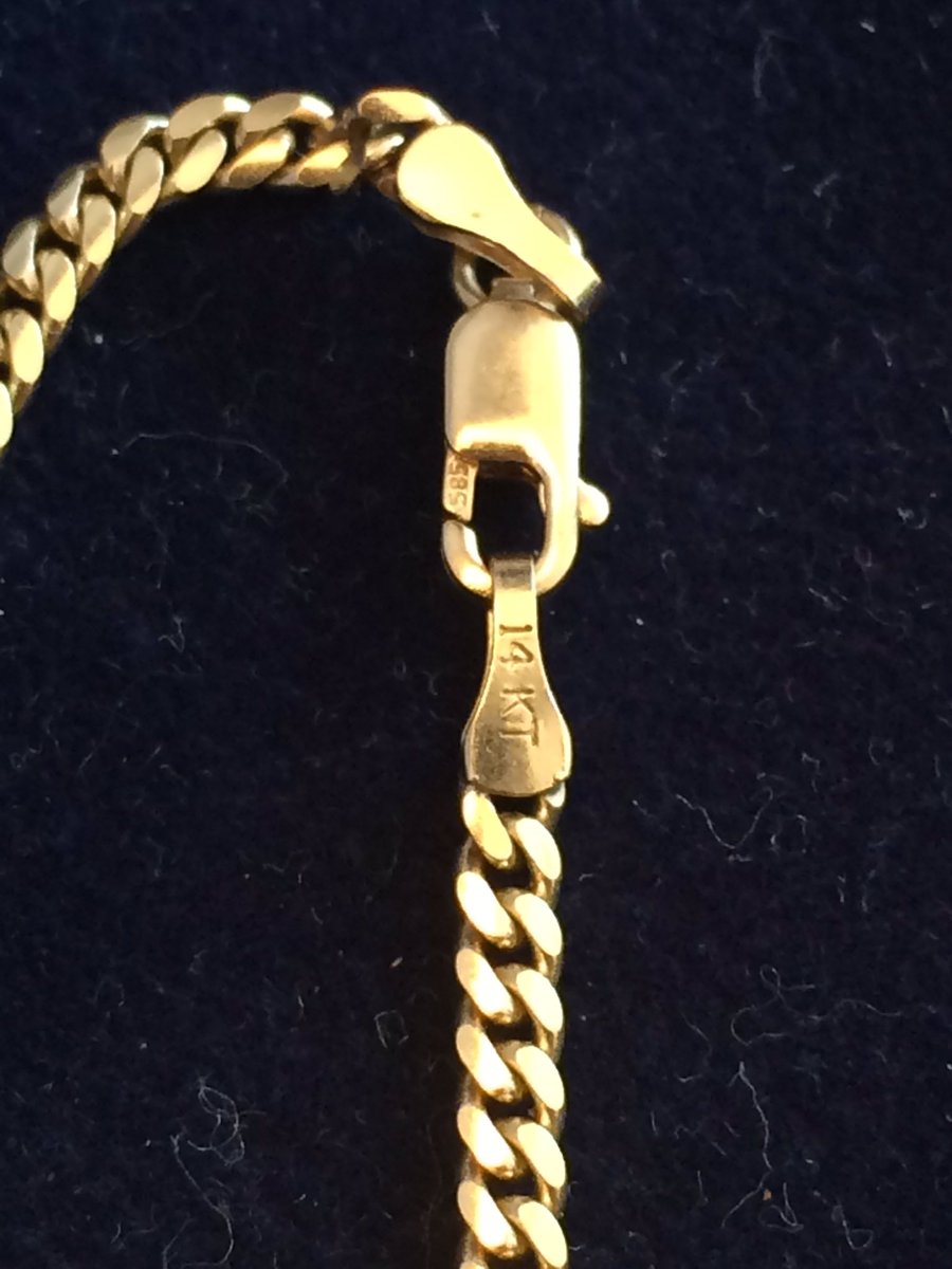 TalliMLBpromo's tweet photo. Hit @Billy_Grayson for Solid gold grillz, pendants, chains, rings, bracelets, earrings, and engravings. He's doing all custom work 4 da low! https://t.co/UZXYE3xSmR