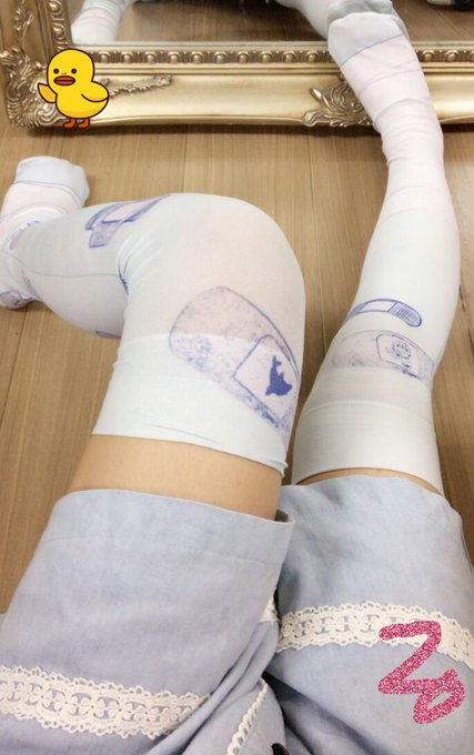 こないだ女児服着たすぎておうちにあるお洋服で女児服意識した(o･&omega;･o)ゝ  KRYさんのピンクのTシャツに アンクルージュのジャンスカに うしじまさんのお大事にニーハイ！  凄い組み合わせだけど女児服なったと思う♡満足♡<a href="/tag/%E5%A4%A7%E4%BA%BA%E3%81%AA%E3%81%AE%E3%81%AB%E5%A5%B3%E5%85%90%E6%9C%8D%E7%9D%80%E3%81%A6%E3%82%8B"class="tags"><span>#大人なのに女児服着てる</span></a>