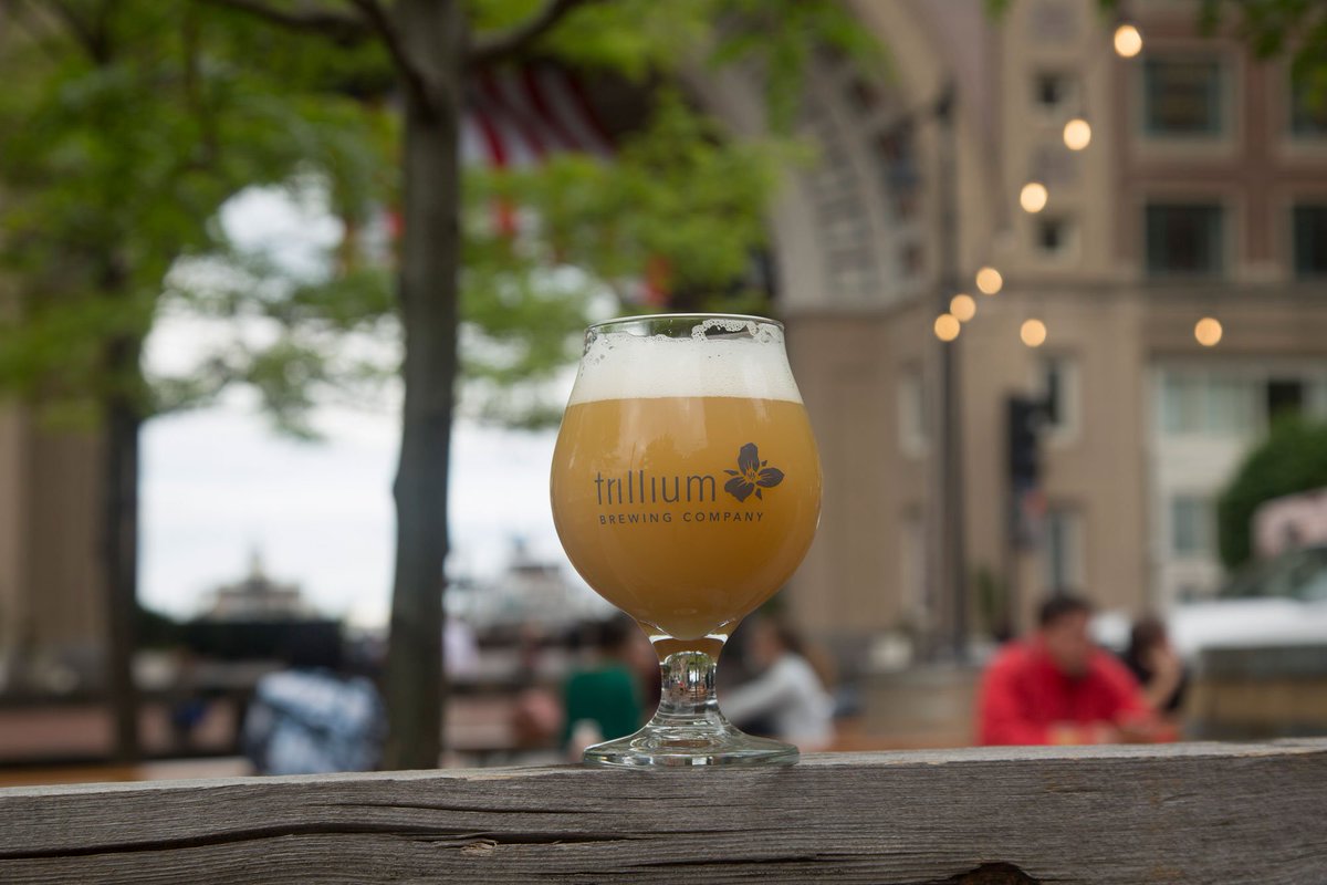 BostonGlobe's tweet photo. A look at Trillium's new open-air beer garden, which opens today at 4 p.m. on Boston's Greenway: https://t.co/KqW6ROAnT9 https://t.co/GmuifqZH7M