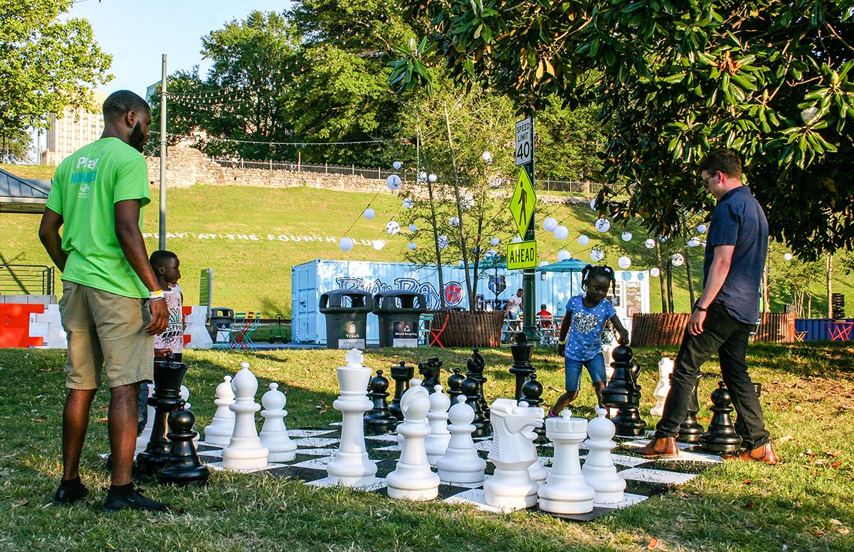 Riverplay, one of Memphis' newest family friendly outdoor spots is now open! Check it -> bit.ly/RiverPlayMemph…