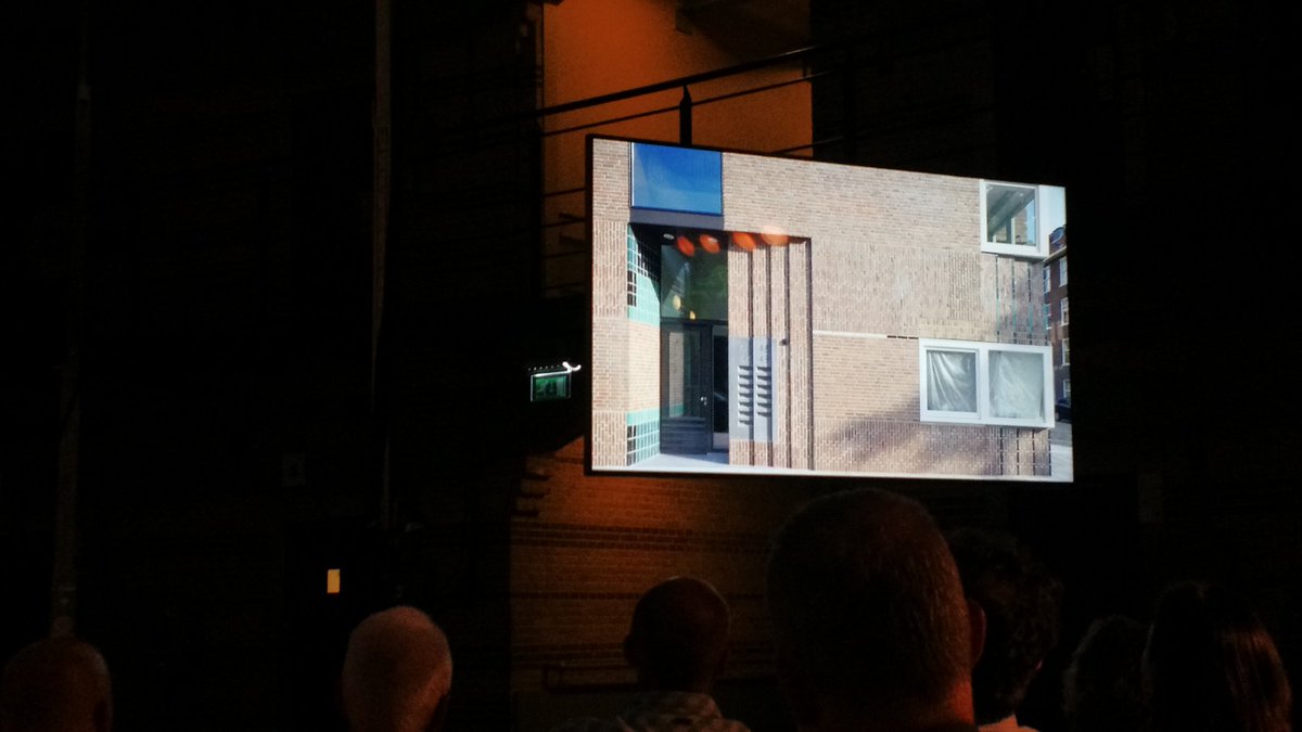 mattijsloor's tweet photo. Inspirerend persoonlijk betoog voor geven van ruimte aan elkaar bij maken van de stad, door Machiel Spaan. #NachtvandeArchitectuur #nuArnhem https://t.co/SfrIJhi29j