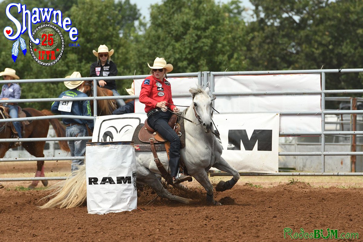 IFYRShawnee's tweet photo. #TBT to #IFYR2016 with Laney Fowler! https://t.co/cVBcfyxDj8