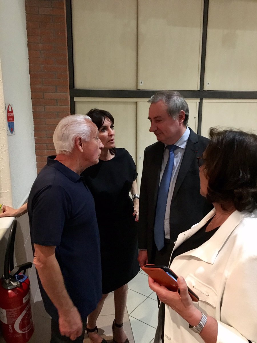 jlmoudenc's tweet photo. Aux côtés de @LArribage ce soir à #Quintfonsegrives, en route vers sa victoire méritée sur la 3e circonscription #legislatives2017 https://t.co/wzj1Q0RueA