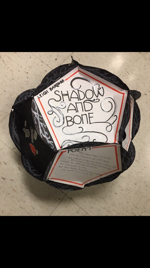 mrsgrayreads2's tweet photo. 7th Grade GT ILAB students created #bloomballs for books of their choice. 💜 this one for #shadow&bone by @LBardugo https://t.co/HaLixrLipa