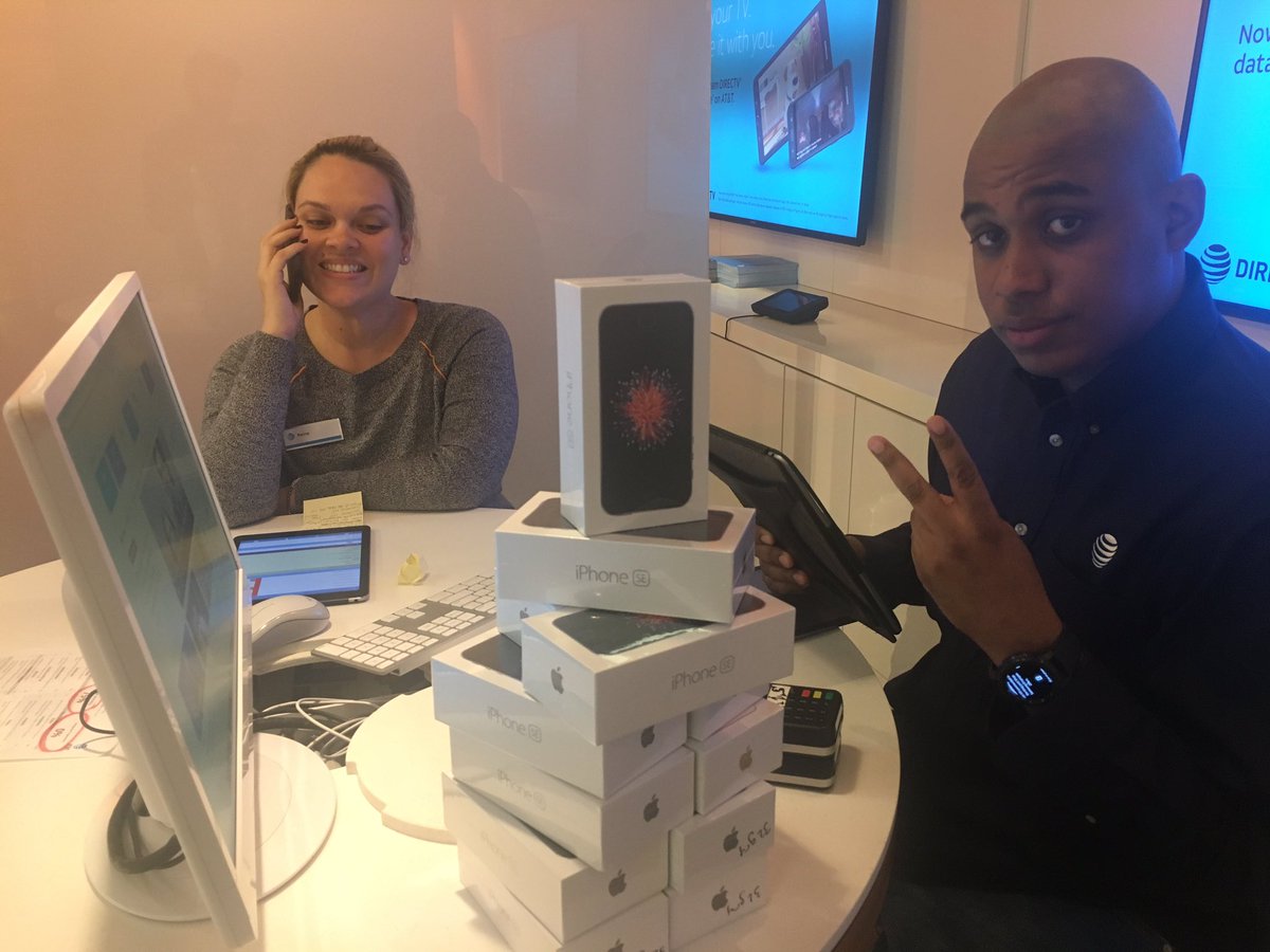 sheikhZali's tweet photo. Emelio with a 13 new lines! Sagar with 4 lines and $120 AMA REV! 💰🔥 @TeamSaundersBK @Hipbelike1103  #dabwithragab #OneNYNJ #BlitzBattle https://t.co/egJXFMBGdD