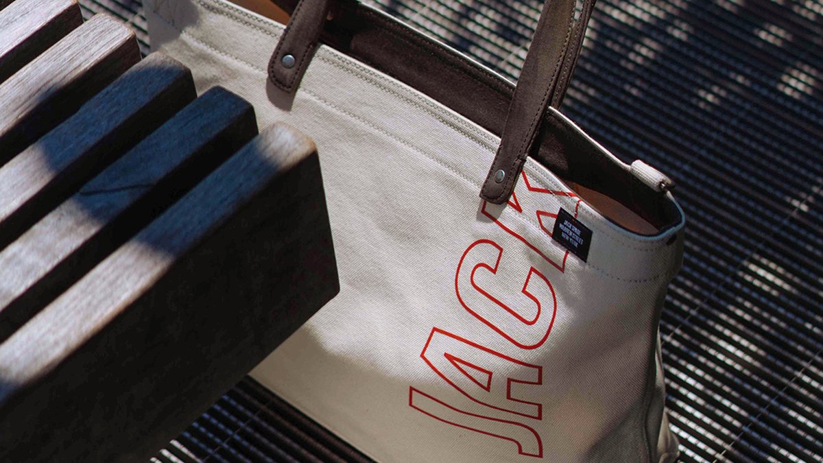 jackspadeny's tweet photo. Like the #HighLine, our Industrial Canvas Coal Bags are built to last. https://t.co/sYG7OqCgoo #nyc https://t.co/WPAMp4fknK