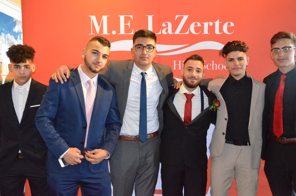 LaZerteLeaders's tweet photo. @melazerte #TBT to last Fridays #classof2017 #banquet #soproudofyou #melazerte #graduation #vgpride https://t.co/CgQgOrifcX