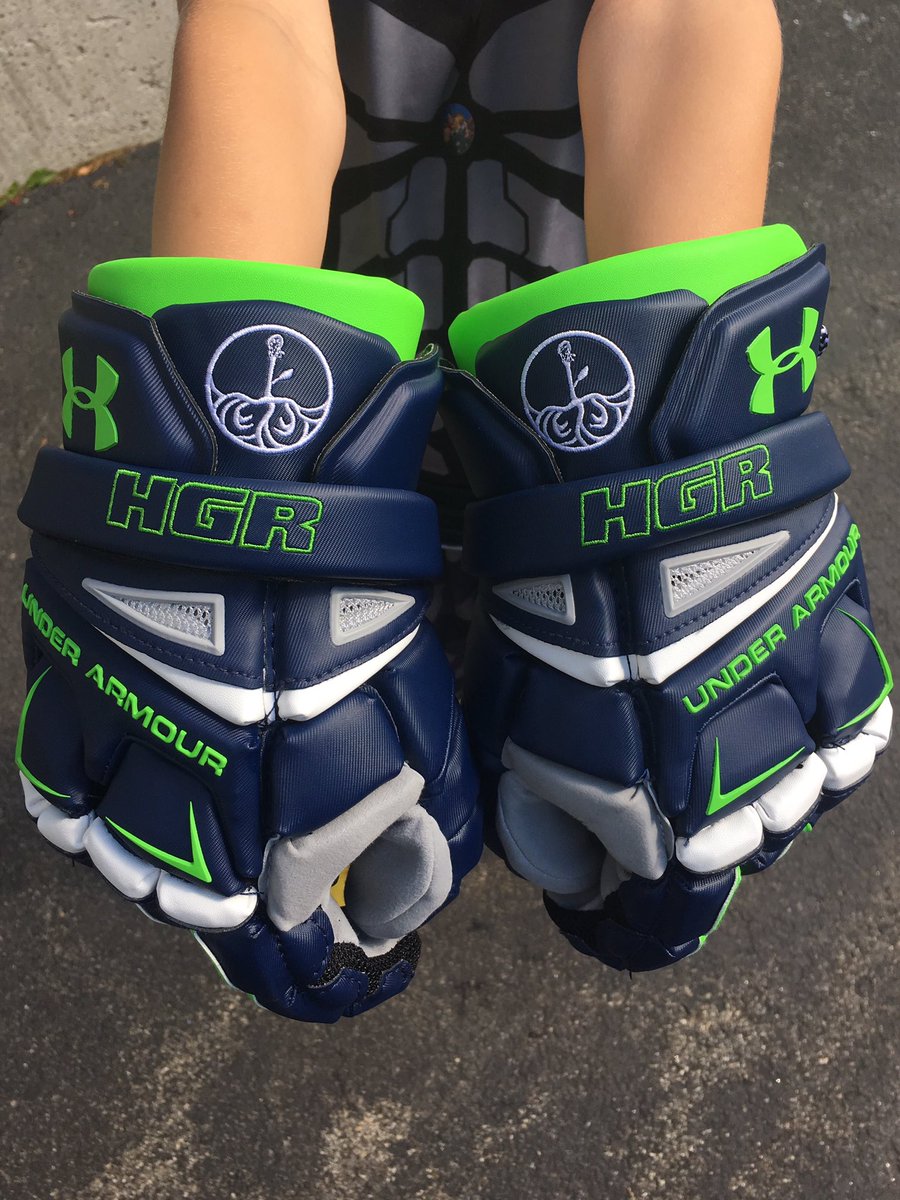 Jungle_Stuff's tweet photo. @hgrlacrosse new @underarmour gloves looking sweet! #customgear #handmodel #junglestuff https://t.co/JdtJ16V3Q2