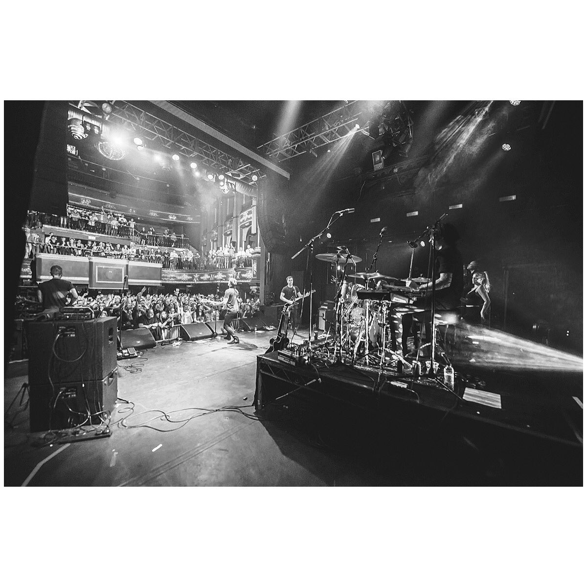 Had a brilliant night at <a href="/KOKOCamden/">KOKO Camden</a> with the LB gang, enjoying an evening off in Germany  before the festivals this weekend 🇩🇪☀️