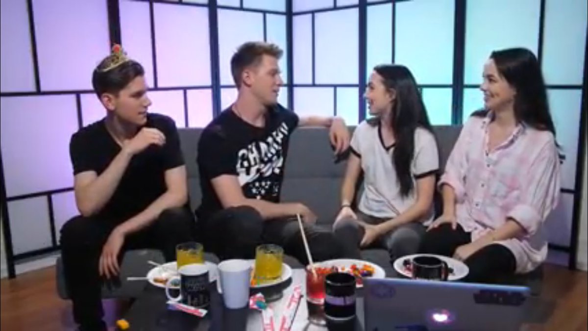keyperfam_03's tweet photo. @CollinsKey and @veronicamerrell meanwhile @itsDevanKey and @VanessaMerrell... couples? I think yes #MerrellKey https://t.co/i8WzX44FqW