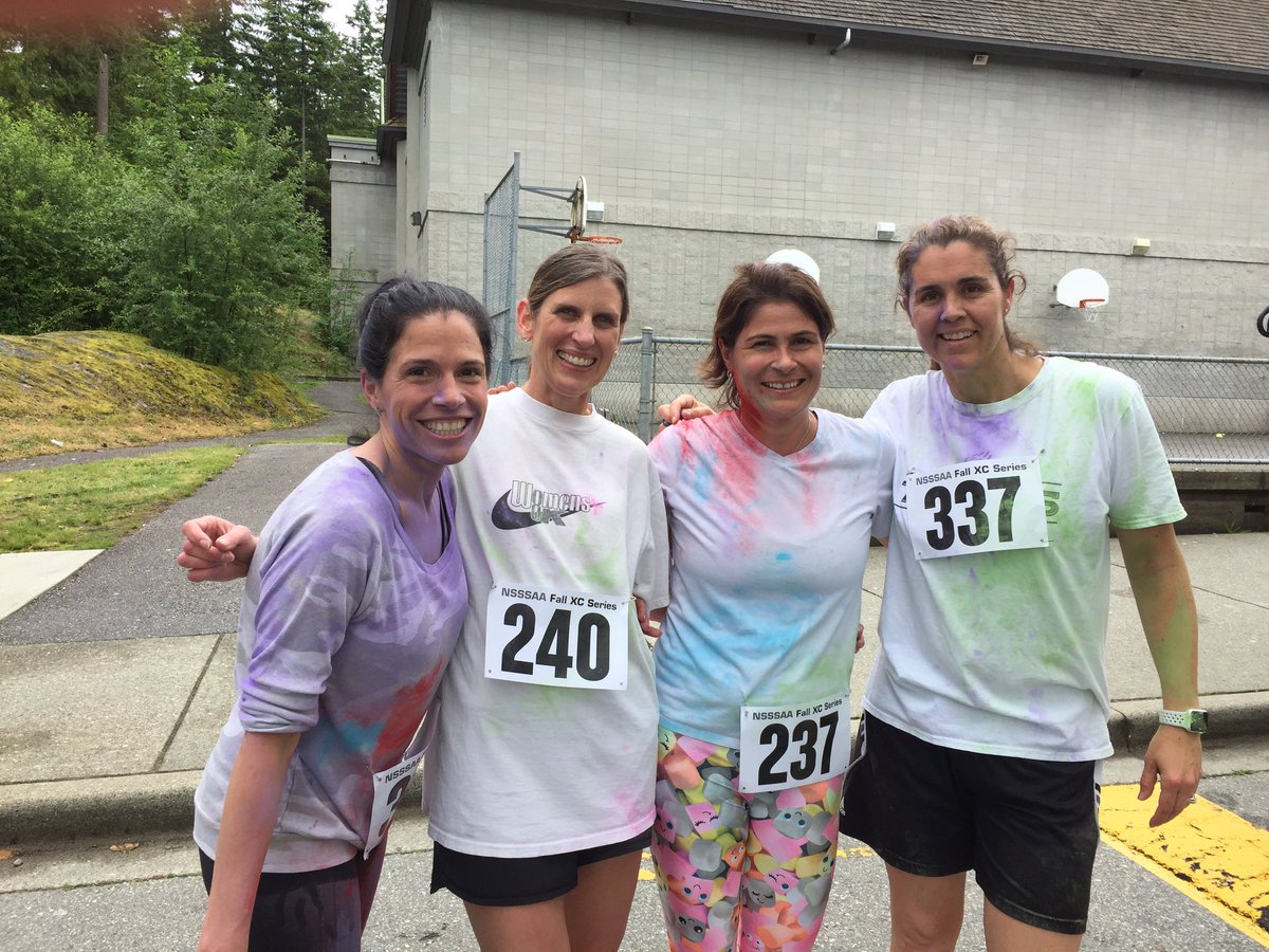tingherman's tweet photo. Good fun at today's RR Colour Run to support the Linda Harrison Foundation. #rockridgess #blushclub #lindaharrison https://t.co/uVTQZSmM1j