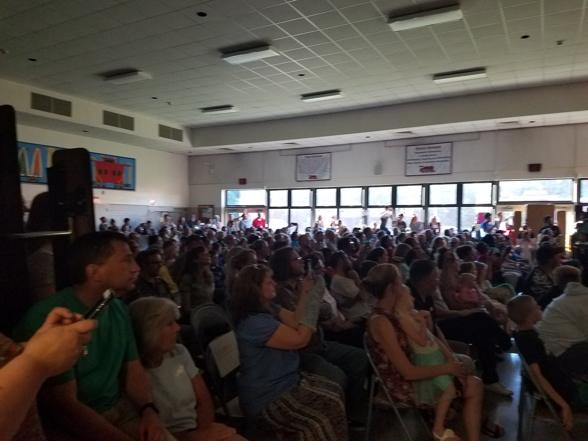 MrLoyMusicTeach's tweet photo. Packed house at Brunswick tonight for their Second Grade musical!  Sounds great @cookchorus and Mrs. Cheek. https://t.co/HkuVfOY8Hf