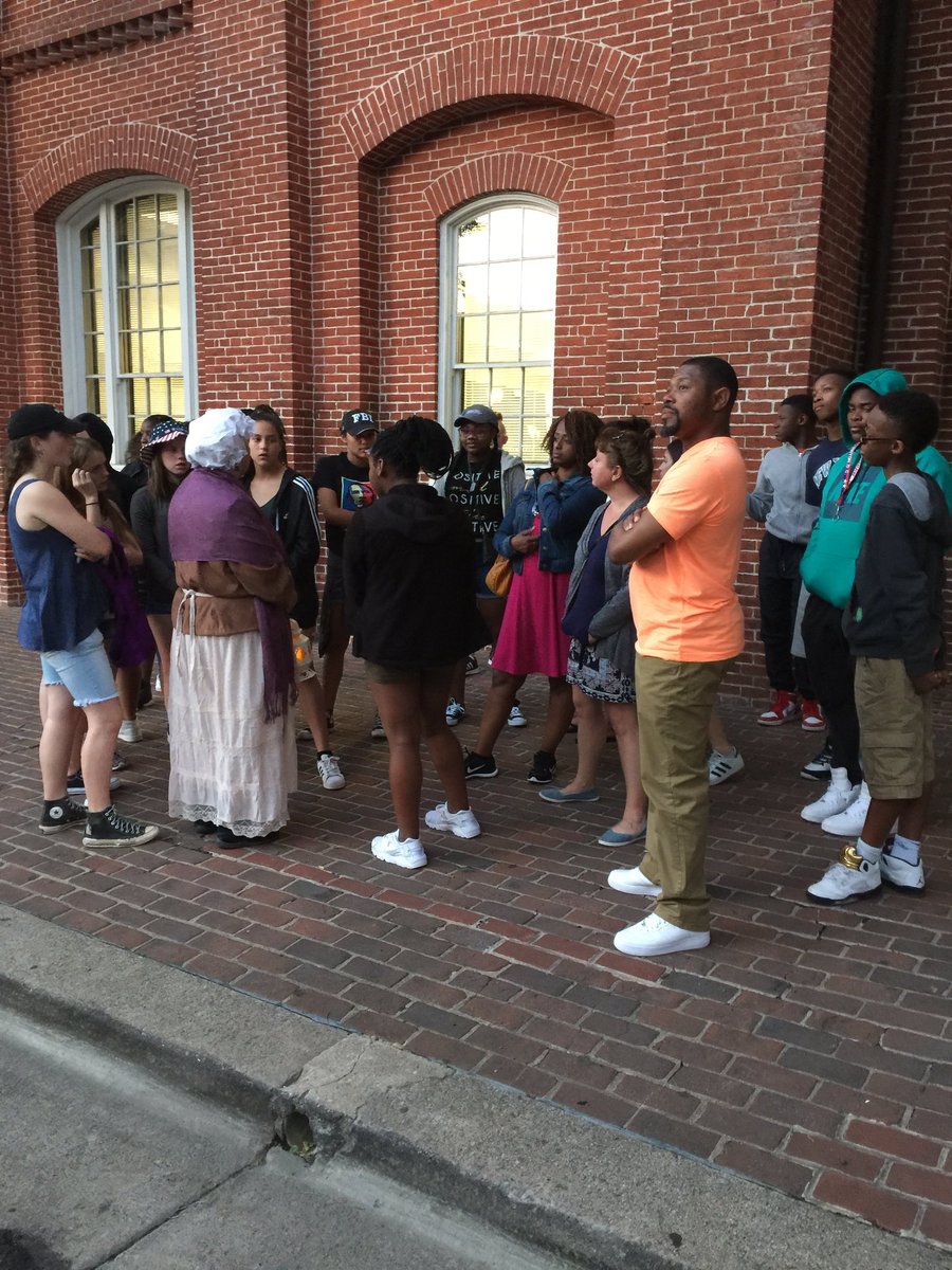 WIREDatWIMS's tweet photo. Ghosts in Alexandria? Hmmmmm #wimsdc2017 https://t.co/liB83xUeXR