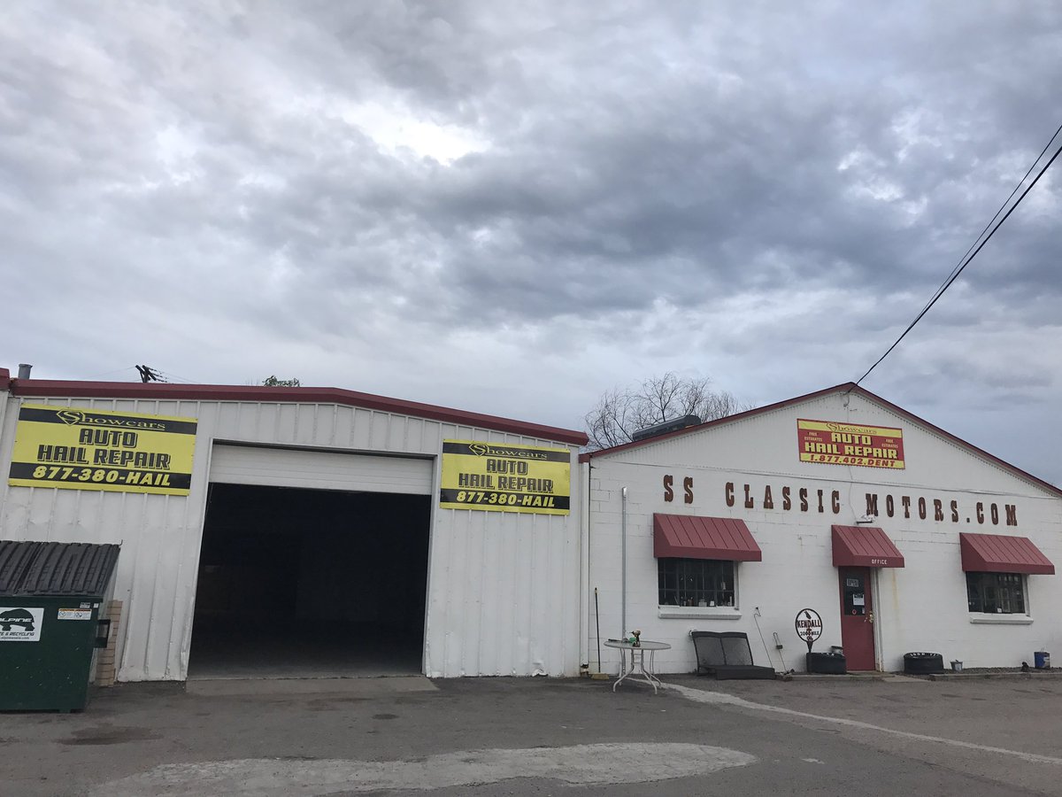 AutoDentsPlus's tweet photo. Signs up to mark our bay. 4370 Kendrick St. Golden, Co. 80403 #AutoHailDentRepair https://t.co/H9QtGo6E4G
