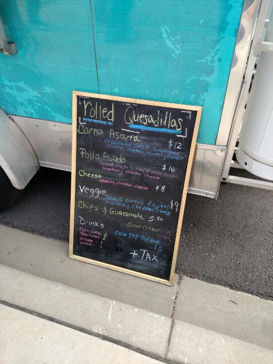 sleepybluekitty's tweet photo. The food truck they had there smelled amazing ππ― @rolledqdillas
#travelblogger #wanderlust #summerscorner https://t.co/NMVYi969Vf