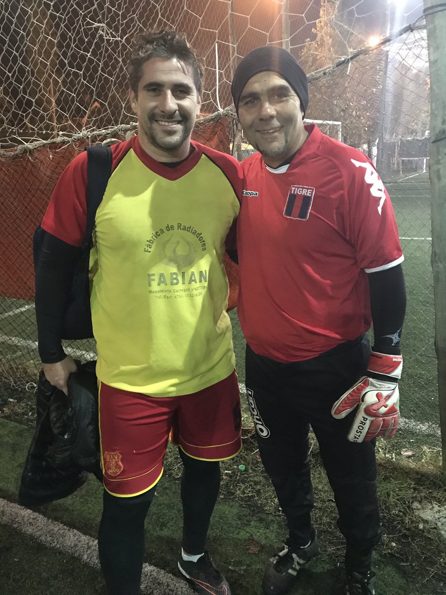 TigreSenior's tweet photo. Amistoso a beneficio @grooming 
Tigre Senior vs Selección Showbol https://t.co/n5HtbxKvqH