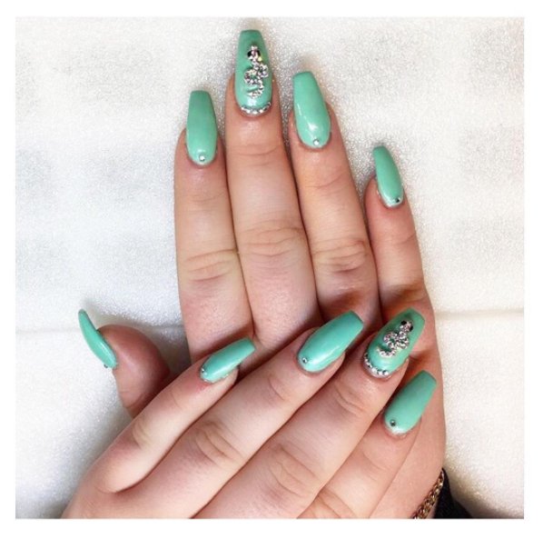 JCInstitute's tweet photo. We're loving these nails with snake art 🐍 done by #JCI Body Spa graduate Nails by Francesca! #nailart #snakenails https://t.co/6Yi0vLdU3L