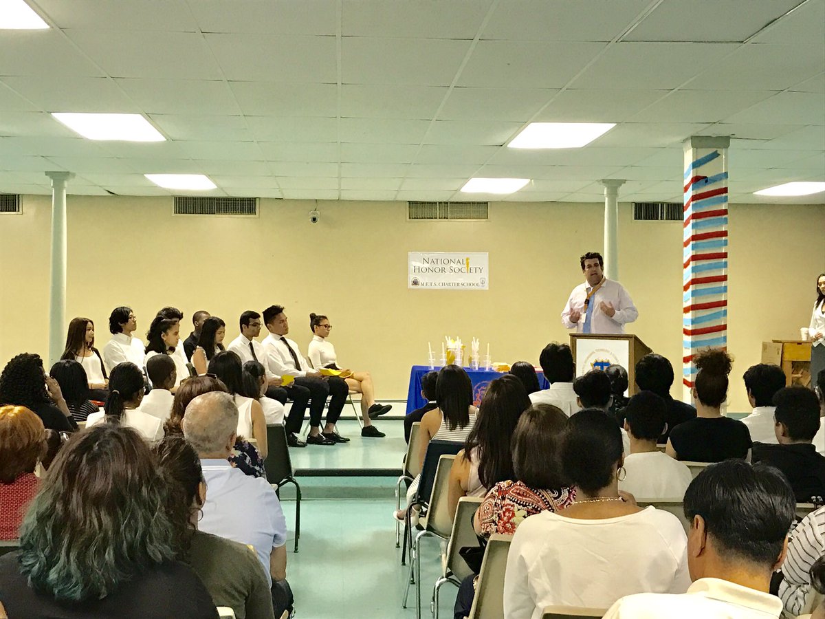 MissFig_07032's tweet photo. @PatrickMalpass addressing our future changemakers at the @MetsSchoolJC National Honor Society induction! #JCMakeItYours #ReachHigher https://t.co/XDZLNVivnE
