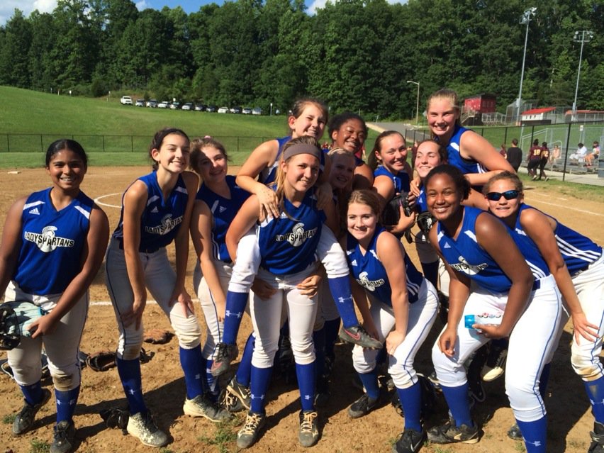 SherrieThuot's tweet photo. L💜VE these LADY SPARTANS! What an INCREDIBLE team! #spartansoftballpride @WeAreSMSpartans https://t.co/xJKPRb4Arm