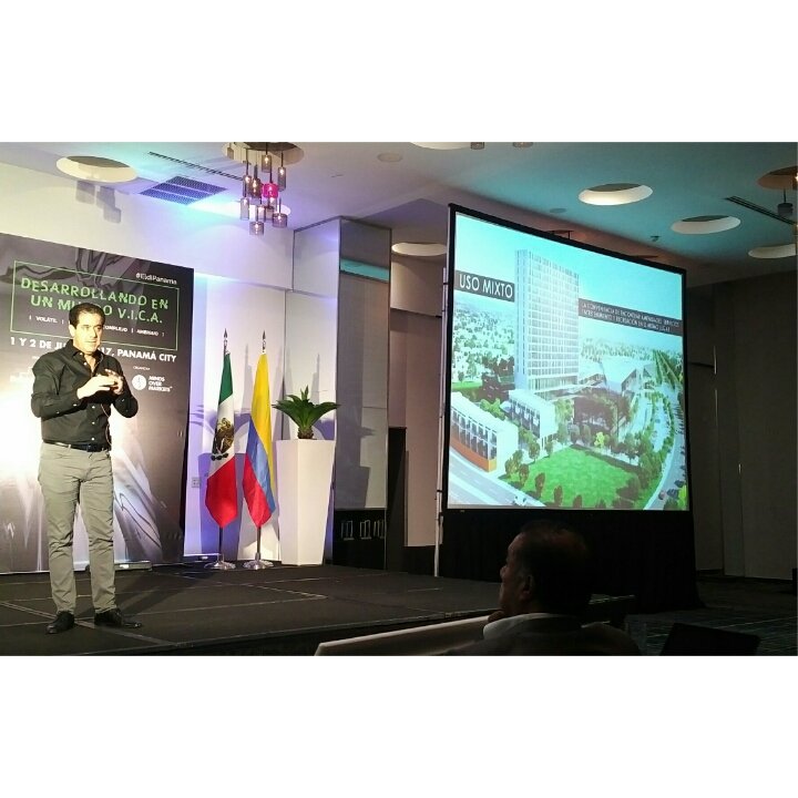 CentroUrbano's tweet photo. #CoberturaCU Los millenians buscan nuevas cualidades en un producto inmobiliario y hay que adaptarse a ello, destaca Andrés Gómez de GVA https://t.co/IH7I9rKjLO