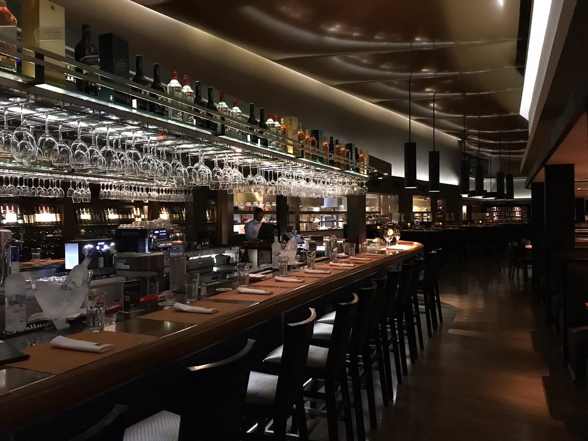 • PUESTA A PUNTO •
¿Semana agitada? Anticipá el finde y vení a la barra a relajarte un rato 💆🏽‍♂️💆🏼🍻