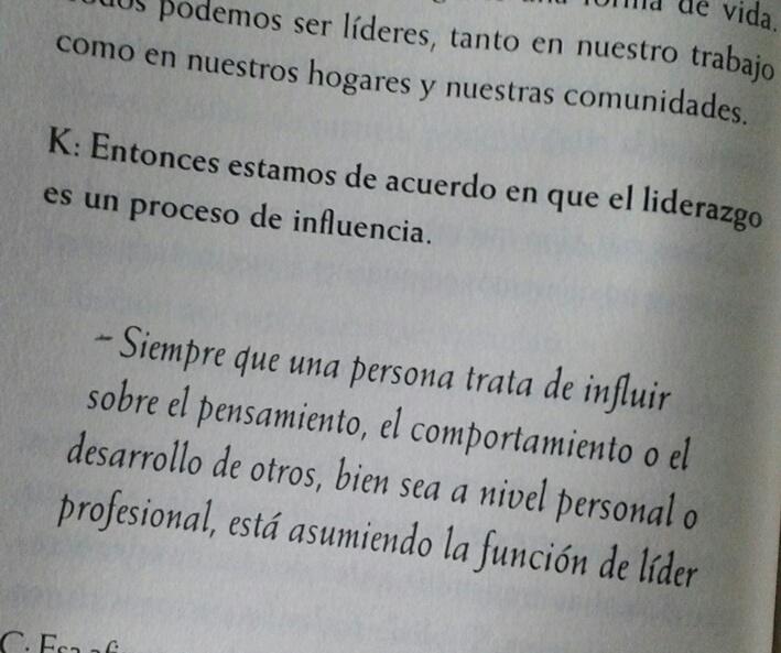 TiffVM20's tweet photo. ¿Qué es el liderazgo? De #LiderandoConAmor por #KenBlanchard y #CollenBarret https://t.co/S1Rnuq4k1J