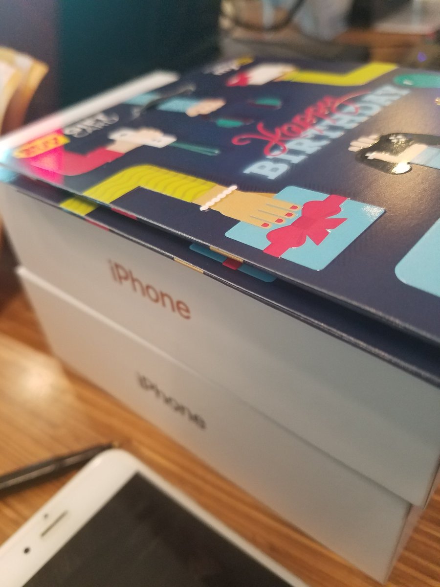 lchapa001's tweet photo. Welcome to Sprint... Goodbye Metro!! 2 New port ins during table event!! #BBYBoostDay #TeamOrange @SprintCentralTX @htownbombs @erinkorski https://t.co/3Q7jalPXhN