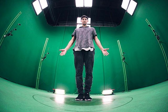8iReality's tweet photo. Today we turned @MattSteffanina into a hologram. #goodtimesonset https://t.co/F49oRYSX7J