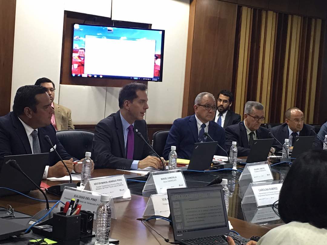 fedeindustria's tweet photo. Desde @PDVSA se realiza reunión del #MotorHidrocarburos para el fortalecimiento de las Empresas de Capital Mixto y la producción nacional https://t.co/bcmo9kRbZU