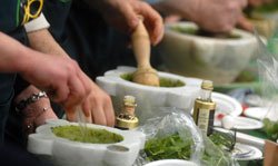SlowFoodMadrid's tweet photo. Passione Italia Cuartel Conde Duque 2 a 4 Junio. @SlowFoodMadrid estará sábado 3 Campeonato Pesto Genovese.  https://t.co/XkruICX9x5. Ven! https://t.co/UzZ3zXSFKj