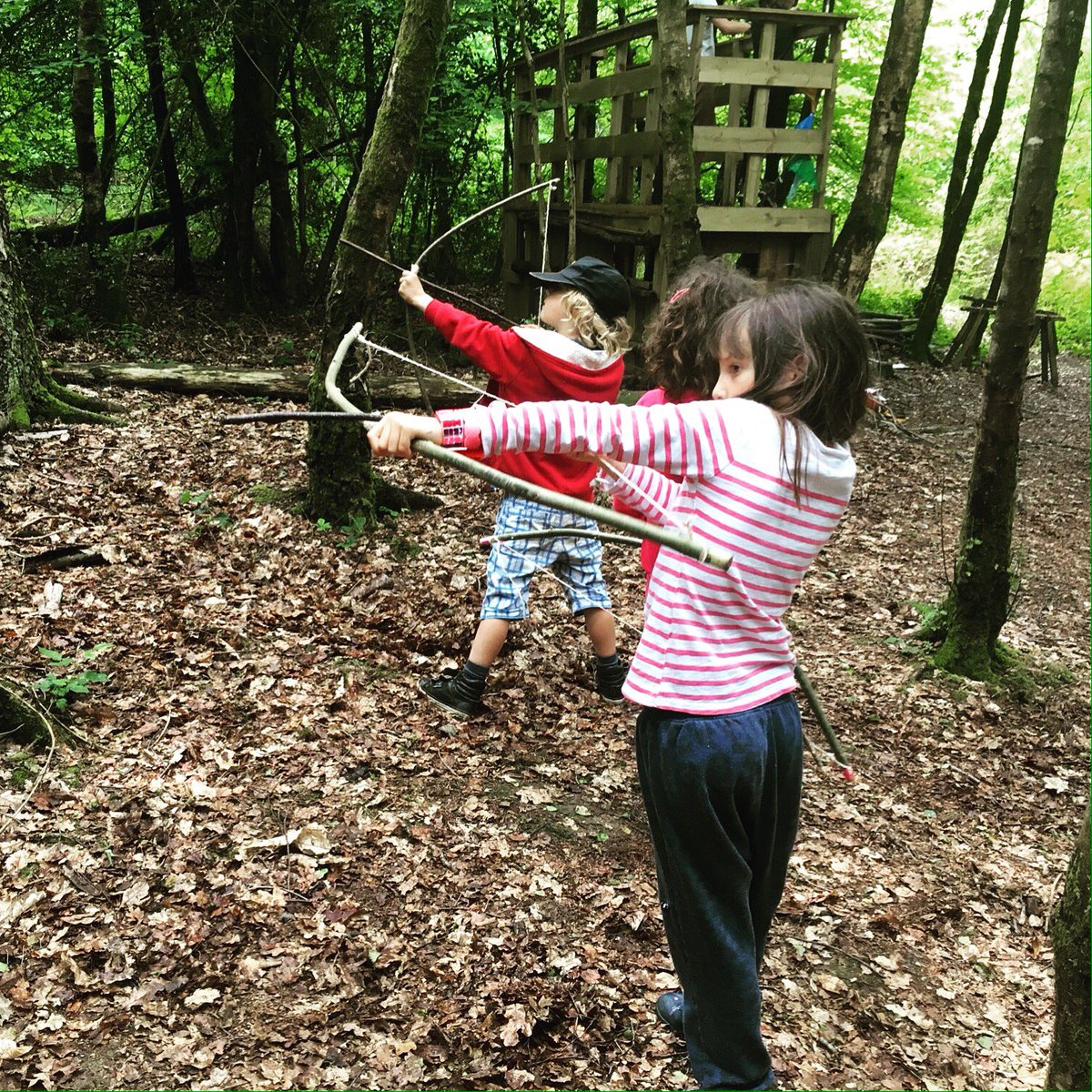 bigoakfs's tweet photo. @brightonmums @LewesCastle Ace bow making! Places available now at next Forest School sessions: https://t.co/rhFH5iUI1l https://t.co/juYigElQDk