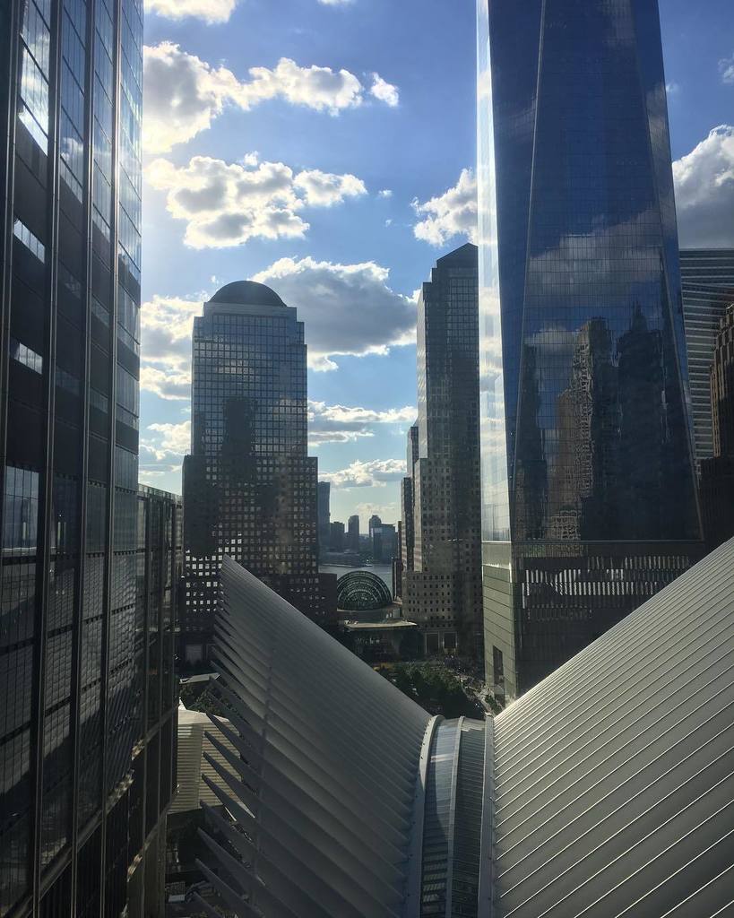 DeannaWCampbell's tweet photo. Kickass view from our hotel!! @tracitalynne #milleniumhilton #nyc #the1975 #june1stthe1975 https://t.co/QyaCHrC1UL https://t.co/XRBwaBNxAy