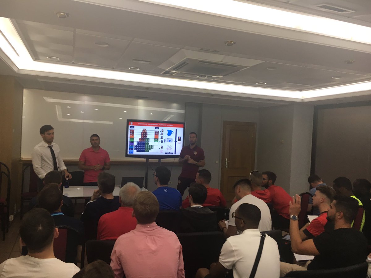 uk64murray's tweet photo. So much information to share &amp; reflect on Atletico de Madrid Academy with presentations , coaching sessions &amp; in depth discussion today https://t.co/ndoMObq2xd