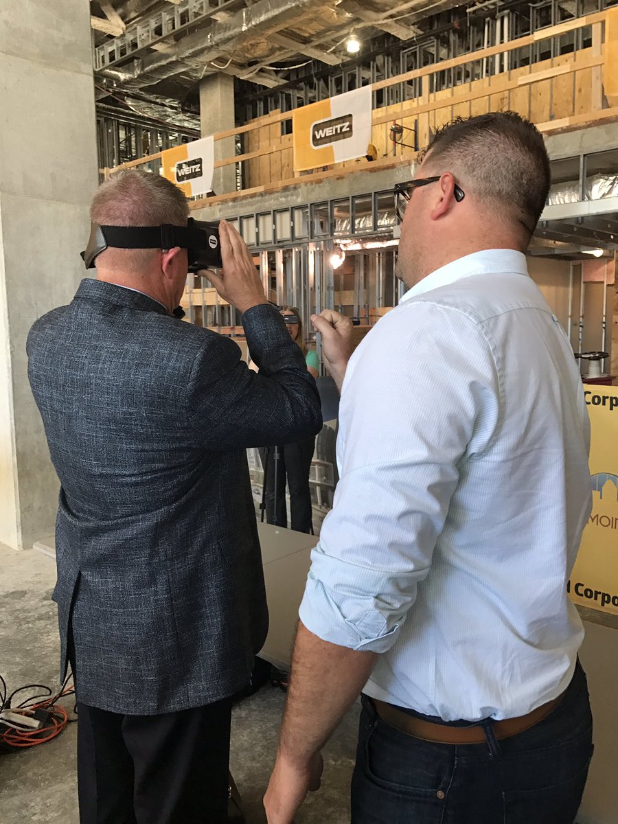 DSMpartnership's tweet photo. .@TheWeitzCompany hosts beam-signing event for the new #DSMUSA @HiltonHotels #hotel. The 330-room, 10,000 square-foot hotel opens in 2018. https://t.co/cw7E9ergCK