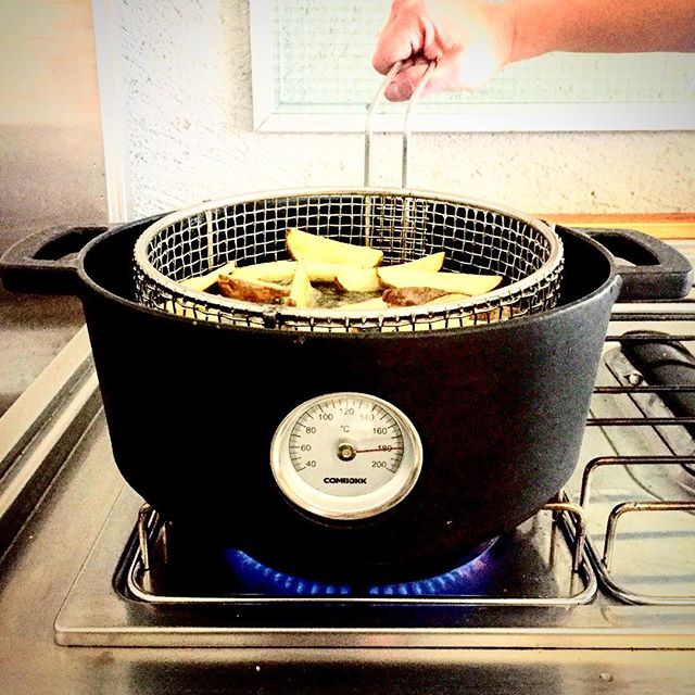 chefs_edge's tweet photo. New! COMBEKK "Rails Edition" Cast Iron Dutch Ovens. Made in Holland out of 100% recycled railway ironl Great for guys who cook! @combekk_nl https://t.co/Nfvest70TT