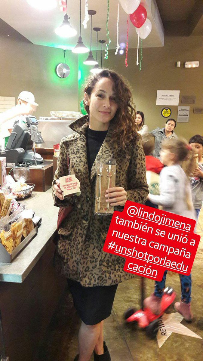 <a href="/JimeLindo/">Jimena Lindo</a> se une a nuestra campaña #UnShotPorLaEducación 💜