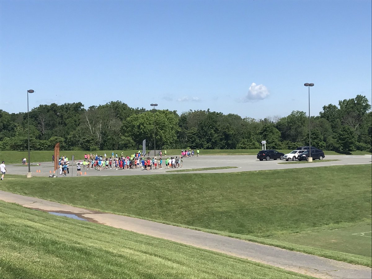 MrsLiuMES's tweet photo. MES Students arrive at the Soccer Plex for field day &amp; head out to the fields!!! https://t.co/oMqZbSX1CC