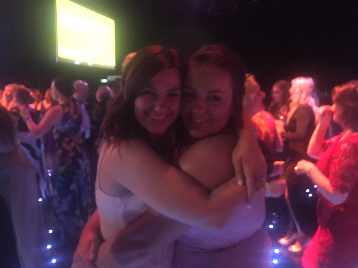Hayley_C_smith's tweet photo. Stork girls #cherries2017 https://t.co/0HeWyFnqFr