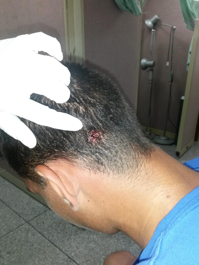 dayvicastellano's tweet photo. Así fue la represión en la UCAB Guayana! Los ucabistas seguiremos firmes rechazando estos atropellos en la calle. Varios heridos https://t.co/EuprrfFycd