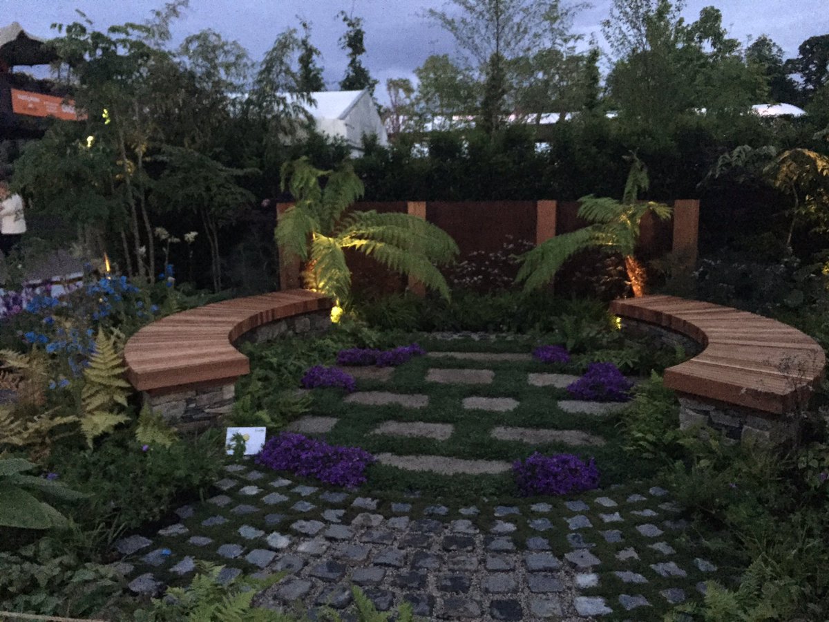PowersFlowers's tweet photo. Just back from an evening at #Bloom2017.  Some fab gardens. It's on a roll! https://t.co/WiZETiGQP4