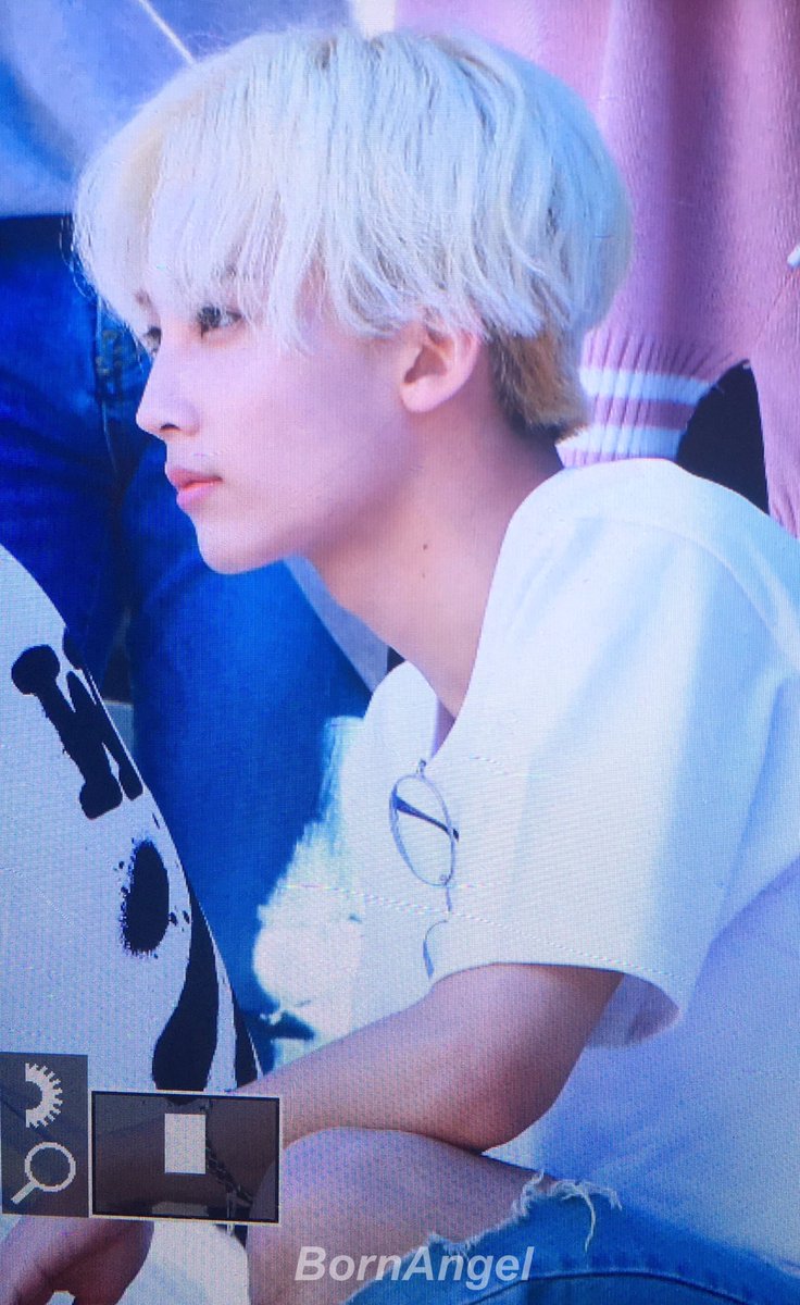 bornangel1004's tweet photo. 170602 뮤직뱅크
#정한 #JEONGHAN #세븐틴 #SEVENTEEN #Al1 #울고_싶지_않아 @pledis_17 https://t.co/rQkuoTqutM