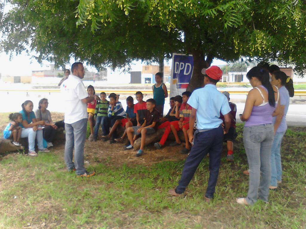 DPDYaracuy_'s tweet photo. En aras de promover la buena generación futura @DPDYaracuy_  incentiva a elaborar Proyecto de vida en la comunidad Montañita III https://t.co/ULiDhrPL86