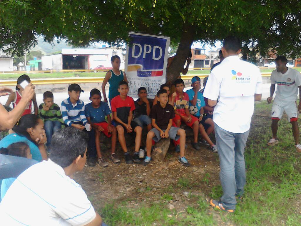 DPDYaracuy_'s tweet photo. En aras de promover la buena generación futura @DPDYaracuy_  incentiva a elaborar Proyecto de vida en la comunidad Montañita III https://t.co/ULiDhrPL86