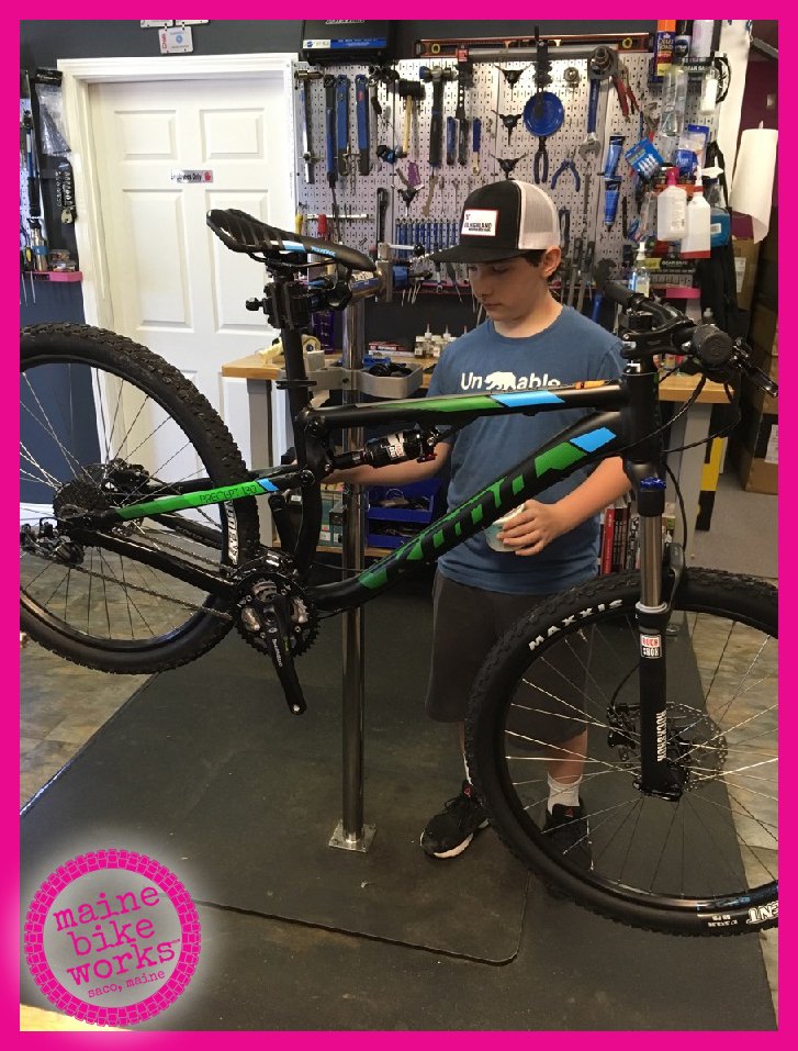 mainebikeworks's tweet photo. What a fun MBW Build-Your-Own-Bike Session. Had a blast with Brandon &amp; Wayne building up a new Precept 130 from @konaworld. #konabikes #kona https://t.co/oa7wRBcfGd