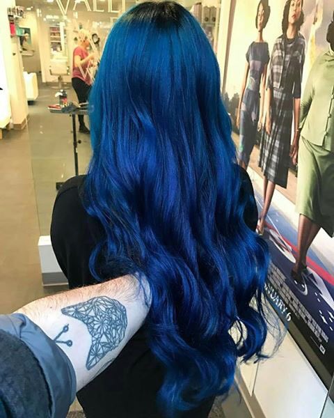 HairStyleWoman's tweet photo. #fantastic #bluehair https://t.co/PsZgZai3NH