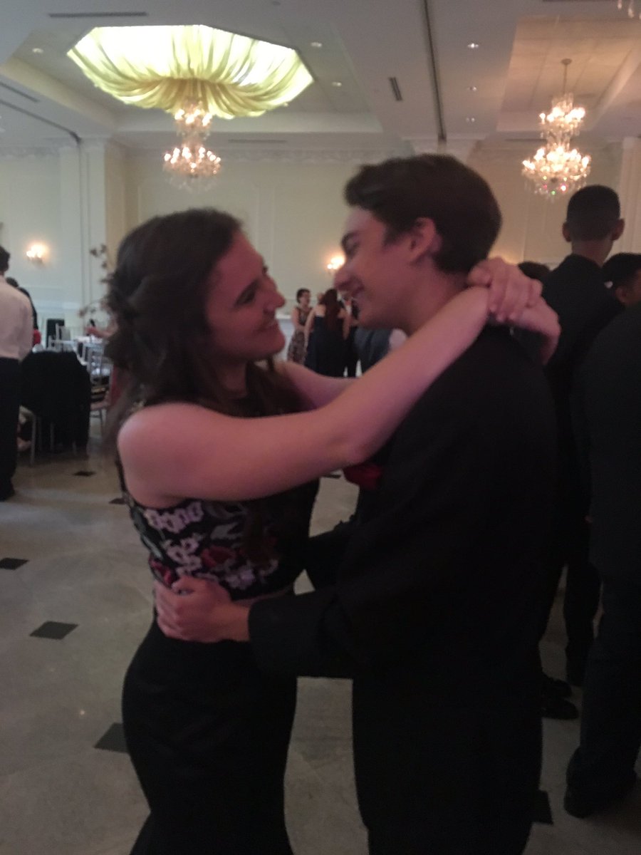 KevynParadiso's tweet photo. #OTHSPROM2017 https://t.co/e6zR8MWDz6
