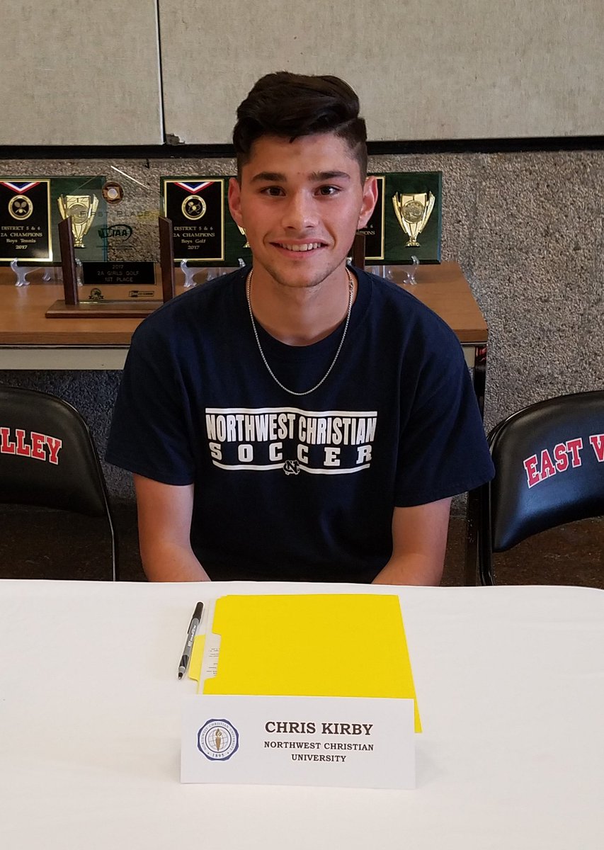 BushnellMSOC's tweet photo. Chris is a part of the NCU family!⚽ He signed with the Beacons!  Go Beacons! https://t.co/E3cpJd19ZB