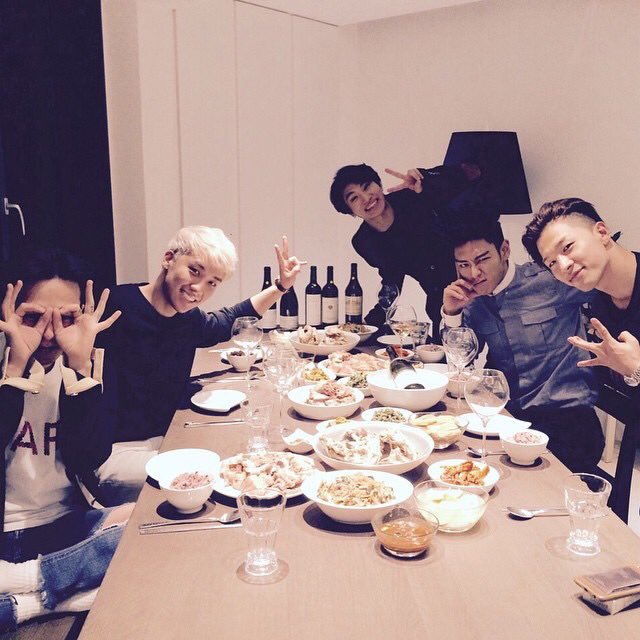 NinaBofa's tweet photo. Keep supporting & love our kings don't give up 😳😭😭👏💪💋
#VIPalwaysbesideTOP #VIPsUntilWhenever https://t.co/pmShuxbtxt